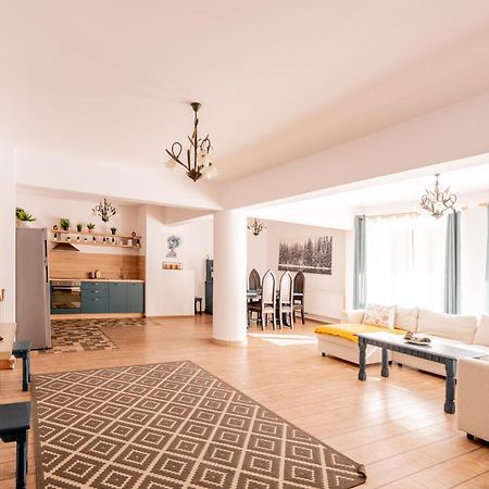 Dinvis Apartments โปยานาบราซอฟ ภายนอก รูปภาพ