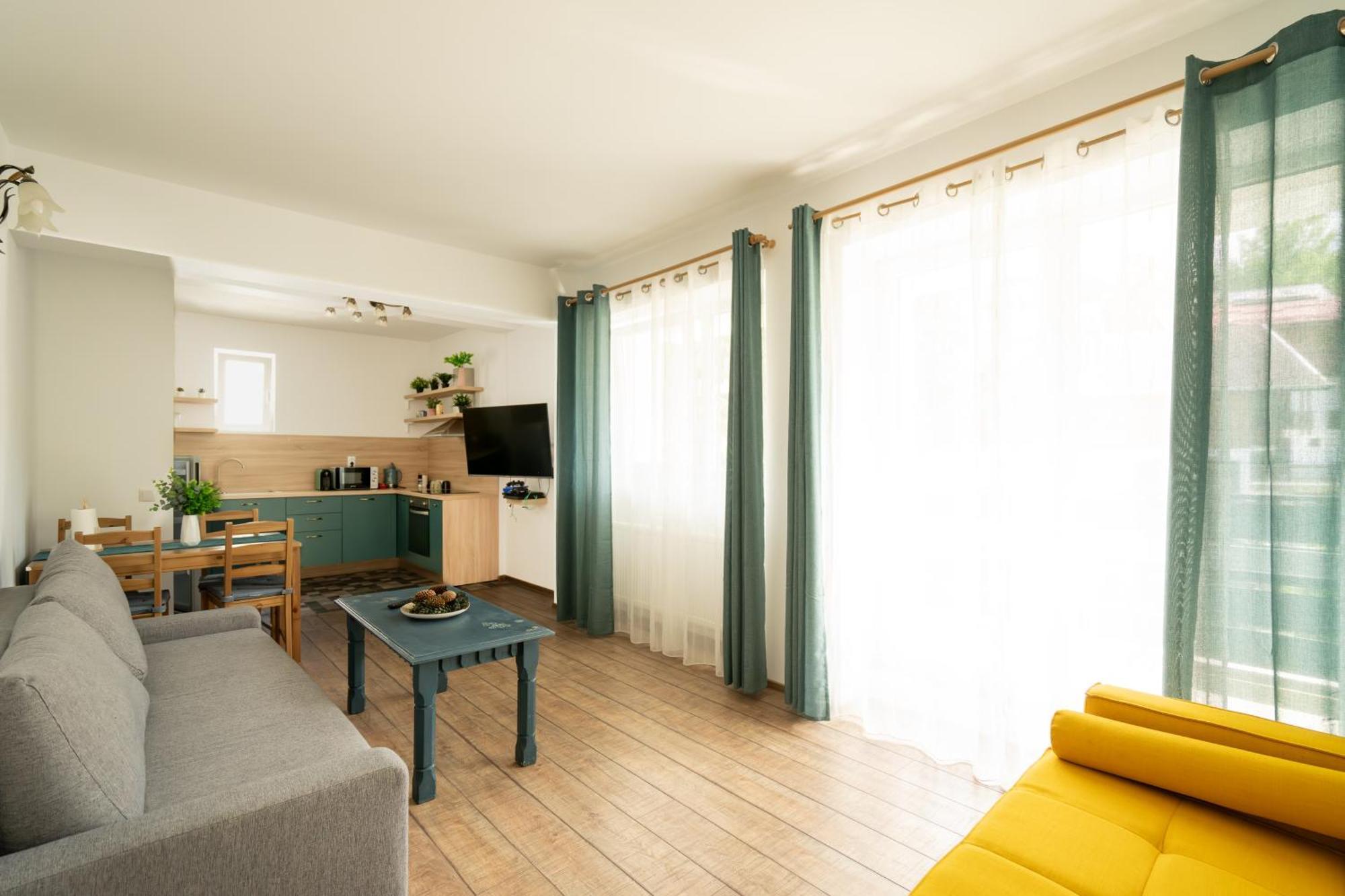 Dinvis Apartments โปยานาบราซอฟ ภายนอก รูปภาพ